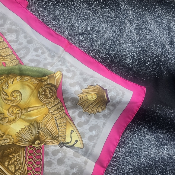 Hermes Scarf Casques et Plumets by Abadie 90 cm silk pink Carre helmet 35″ - Picture 5 of 10
